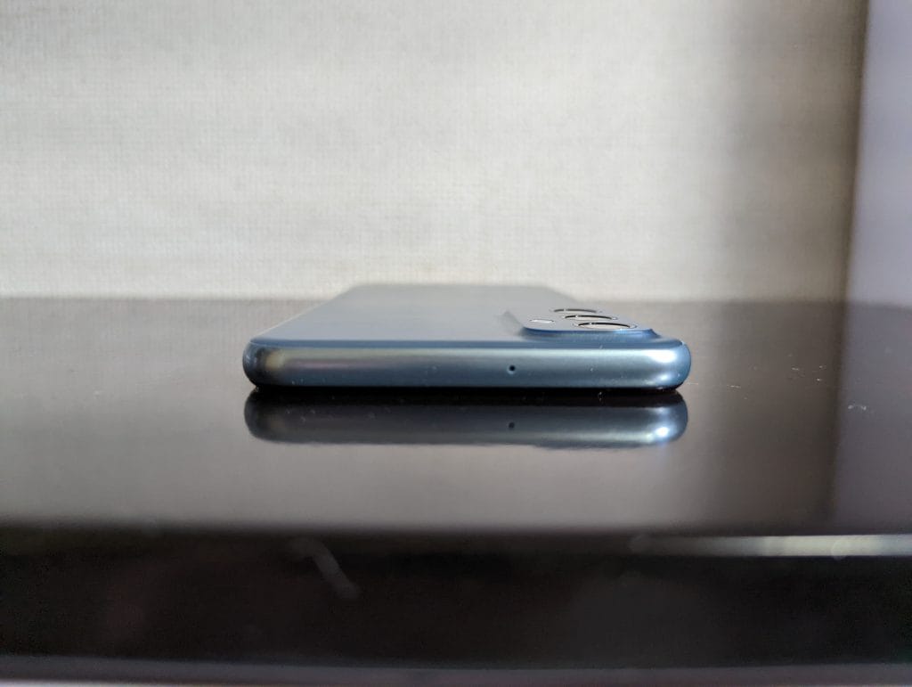 Galaxy M23の上側面
