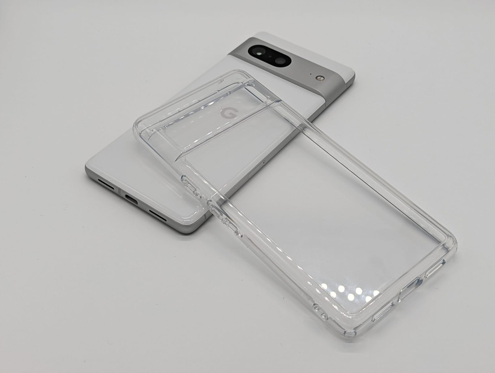 Spigen Pixel 7ケース ウルトラハイブリッド (クリスタルクリア)