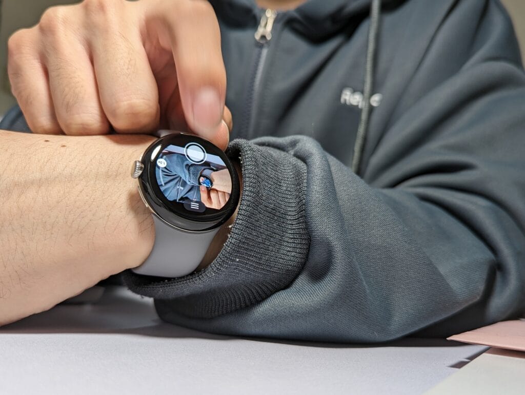 Pixel Watchのカメラ連携をしている写真