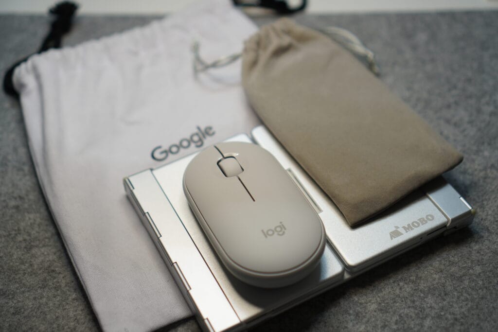 MOBO Keyboard 2、PEBBLE MOUSE2、折りたたみスタンド